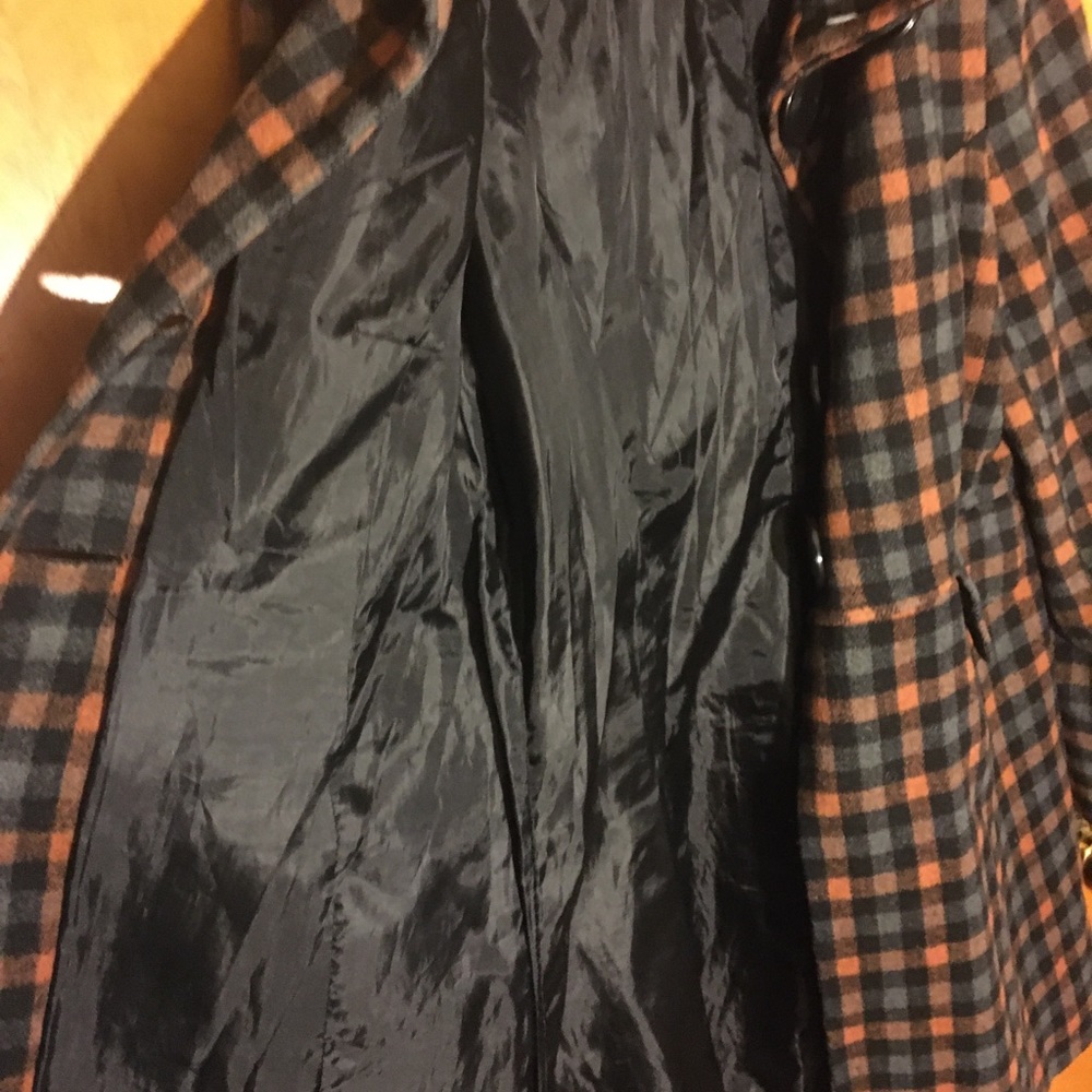 Women’s Jacket - Picture 2 of 5